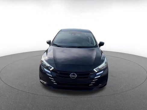 Used 2025 Nissan Versa SV image 4