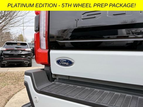 Used 2025 Ford F250 Platinum image 11