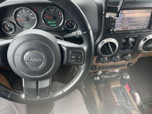 Used 2015 Jeep Wrangler Unlimited Sahara w/ Dual Top Group image 9