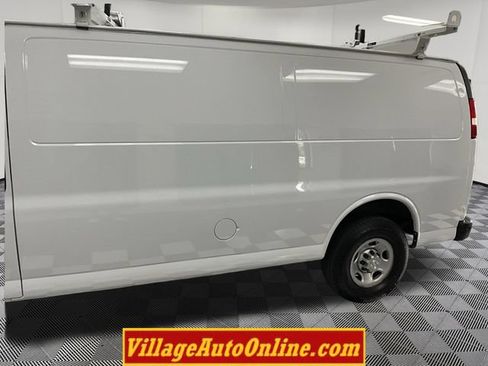 Used 2021 Chevrolet Express 2500 Extended w/ Driver Convenience Package RWD image 9
