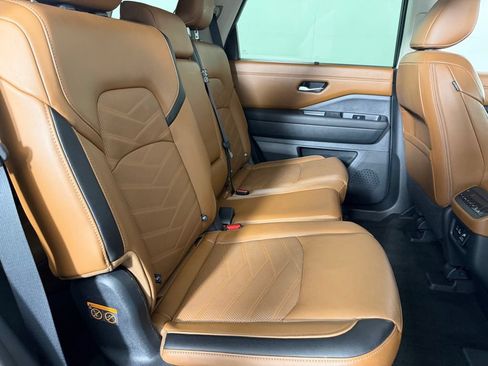 Used 2024 Nissan Pathfinder Platinum w/ Cargo Package FWD image 33