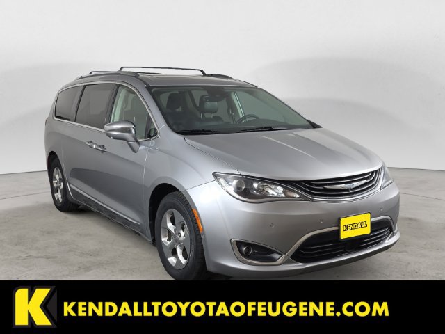 Used 2018 Chrysler Pacifica Limited w/ Advanced Safetytec Group FWD image 3