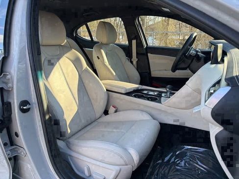 Used 2026 Genesis G70 2.5T image 7