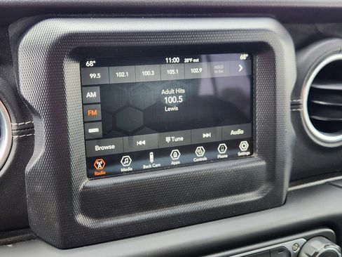 Used 2018 Jeep Wrangler Unlimited Sahara w/ Dual Top Group image 32