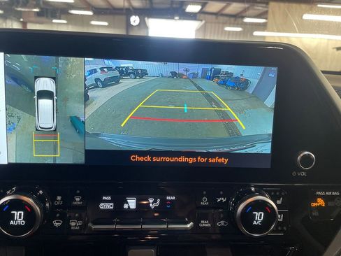 Certified 2025 Toyota Highlander Limited AWD/4WD image 19