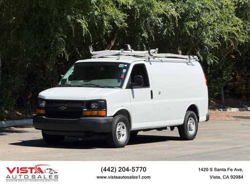 Used 2015 Chevrolet Express 2500 RWD image 1