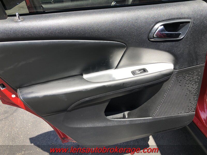 Used 2016 Dodge Journey SE w/ Flexible Seating Group FWD image 16