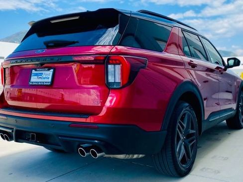 Certified 2025 Ford Explorer ST AWD/4WD image 5