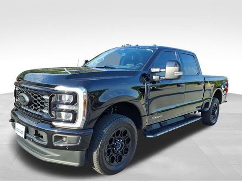 Used 2025 Ford F350 Lariat w/ Lariat Ultimate Package AWD/4WD image 2