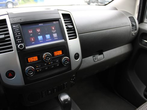 Used 2021 Nissan Frontier SV RWD image 8