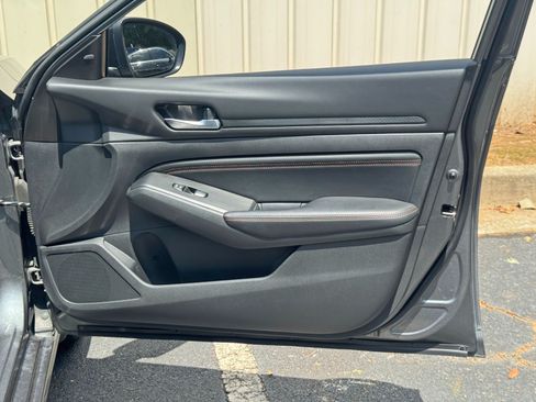 Used 2021 Nissan Altima 2.5 SR w/ SR Premium Package FWD image 38