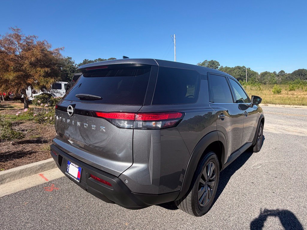 Used 2023 Nissan Pathfinder S FWD image 15