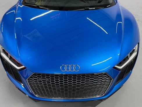 Used 2017 Audi R8 V10 plus w/ Full Leather Package image 39