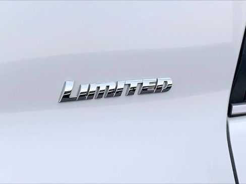 Used 2016 Toyota 4Runner Limited image 9