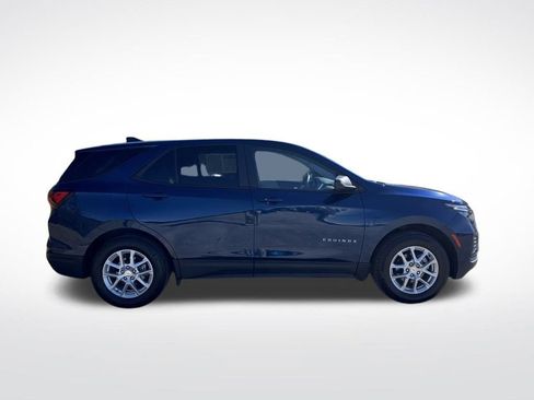 Used 2022 Chevrolet Equinox LS w/ LS Convenience Package image 7
