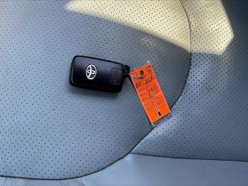 Used 2011 Toyota RAV4 Limited w/ Limited Extra Value Pkg AWD/4WD image 34