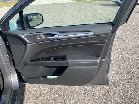 Used 2014 Ford Fusion Titanium image 17