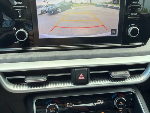 Used 2022 Kia K5 LX FWD image 15