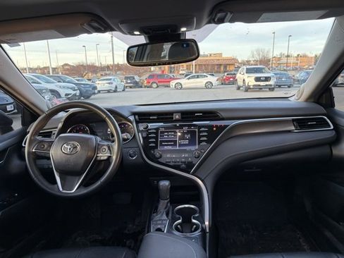 Used 2018 Toyota Camry XSE image 27