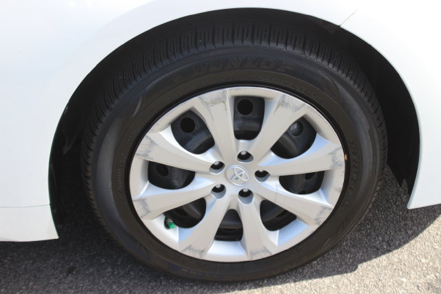 Used 2022 Toyota Corolla LE FWD image 30