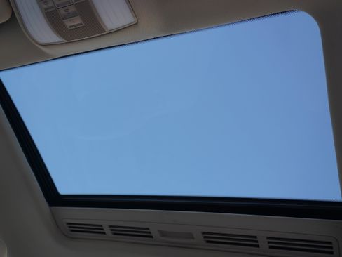 Used 2011 Mercedes-Benz E 350 Sedan image 17