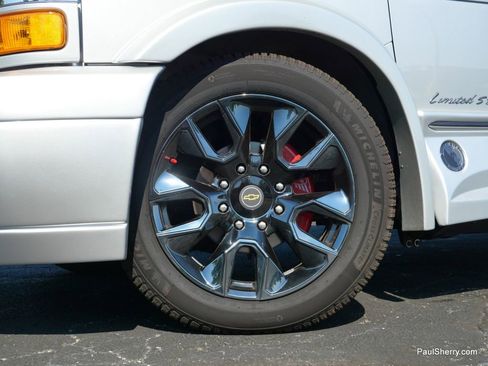 Used 2023 Chevrolet Express 2500 Extended image 22