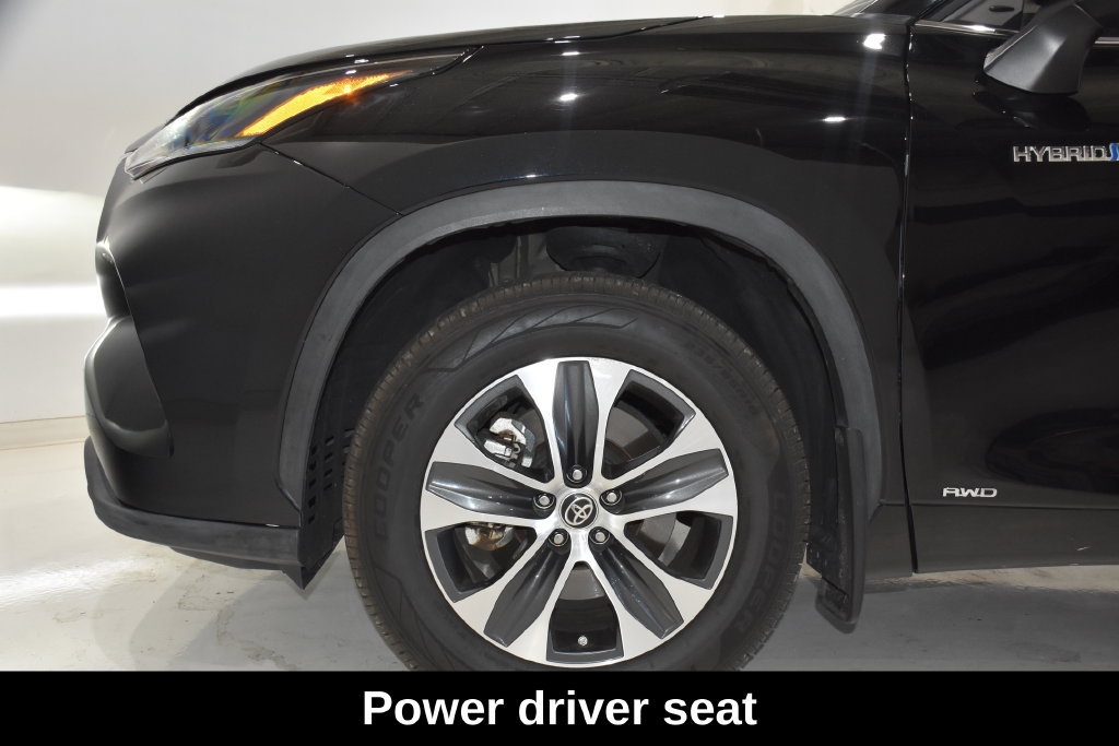 Used 2021 Toyota Highlander XLE AWD/4WD image 8