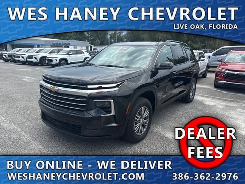 Used 2026 Chevrolet Traverse LT w/ Driver Confidence Package FWD image 1