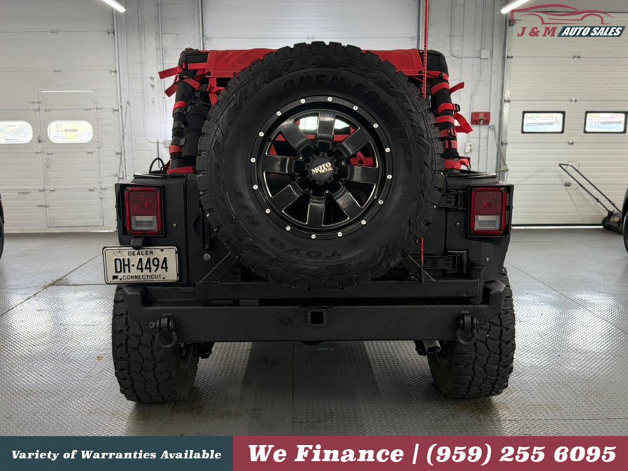 Used 2015 Jeep Wrangler Unlimited Sahara w/ Connectivity Group AWD/4WD image 9