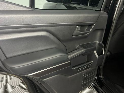 Used 2025 Toyota 4Runner SR5 image 22