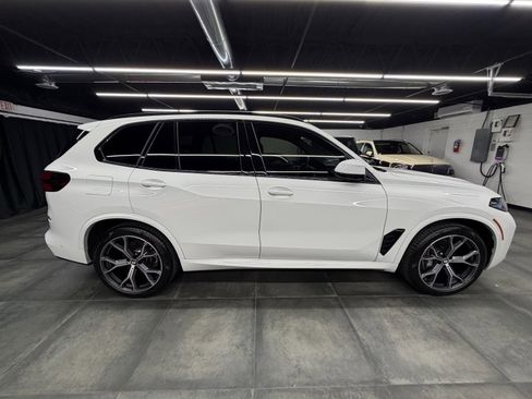 Used 2025 BMW X5 sDrive40i w/ M Sport Package image 8