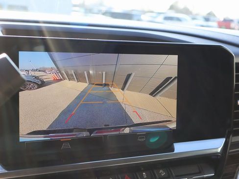 Used 2024 GMC Sierra 2500 SLE image 33