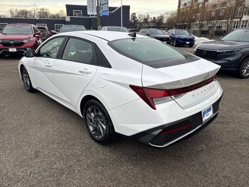 Used 2024 Hyundai Elantra SEL image 16