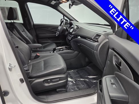 Used 2023 Honda Passport Elite image 14