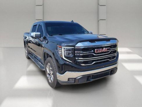 Used 2023 GMC Sierra 1500 SLT w/ SLT Premium Package AWD/4WD image 3