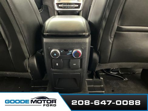 Used 2022 Ford Explorer XLT w/ Equipment Group 202A AWD/4WD image 20