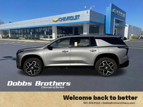 Used 2025 Chevrolet Traverse High Country FWD image 4
