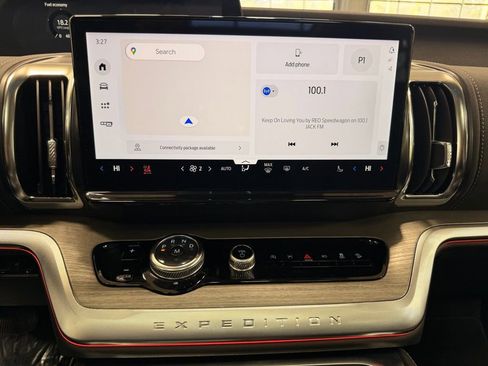 Used 2025 Ford Expedition Max Platinum w/ Driver's Package AWD/4WD image 44