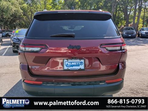 Used 2023 Jeep Grand Cherokee L Laredo image 4