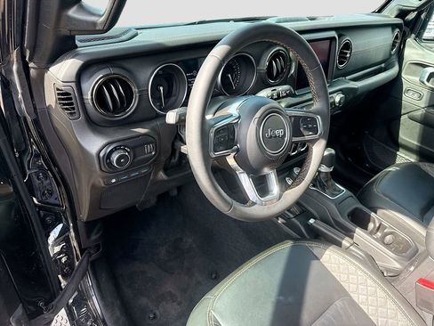 Used 2023 Jeep Wrangler Unlimited Sahara AWD/4WD image 10