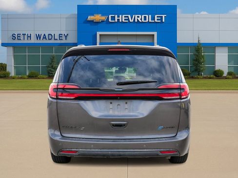 Used 2021 Chrysler Pacifica Touring-L w/ S Appearance Package image 6