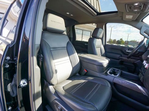 Used 2023 GMC Sierra 3500 Denali w/ Denali Ultimate Package image 34