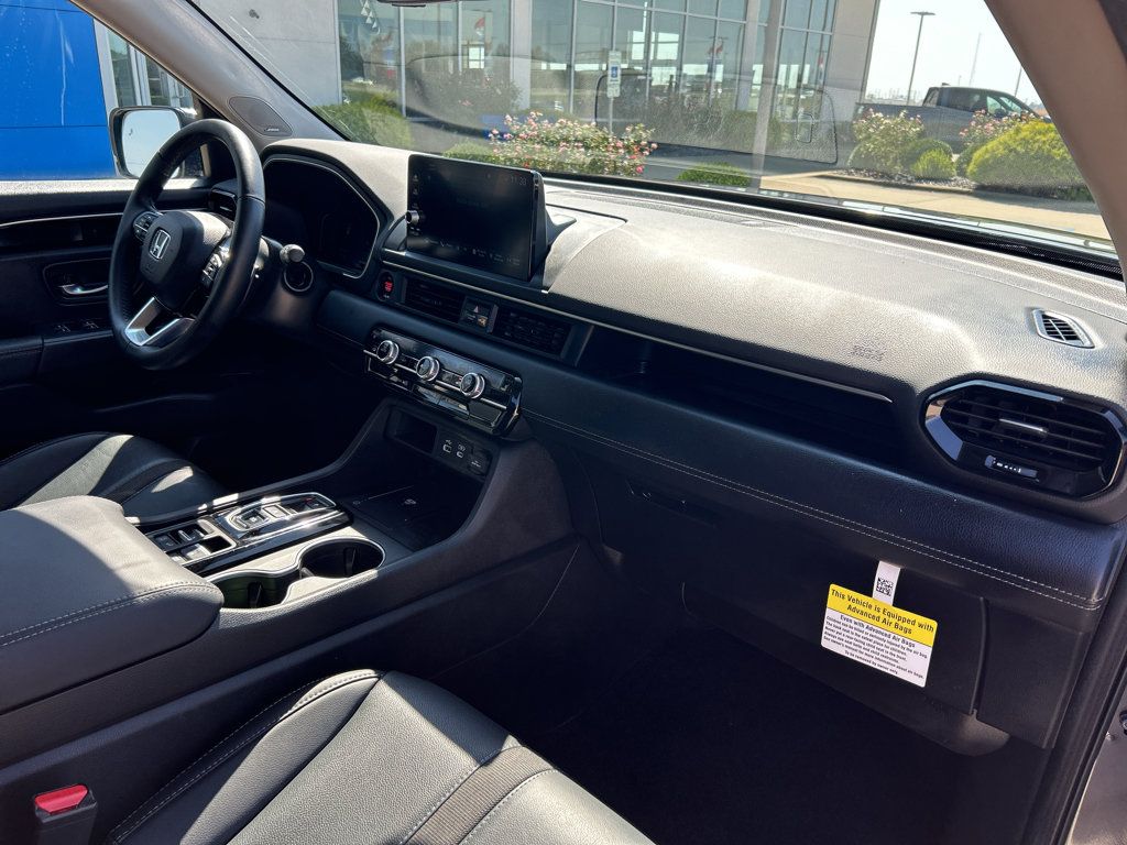 Used 2025 Honda Pilot Touring image 19
