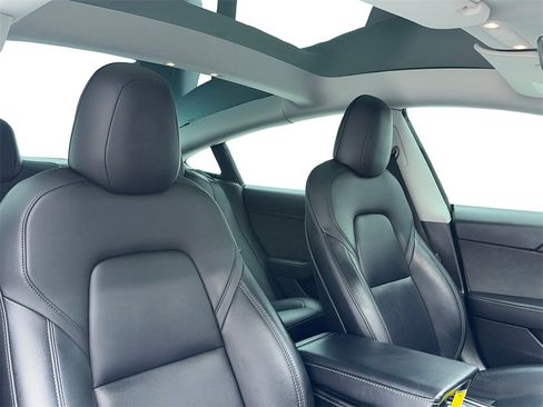 Used 2021 Tesla Model 3 Standard Range Plus image 47