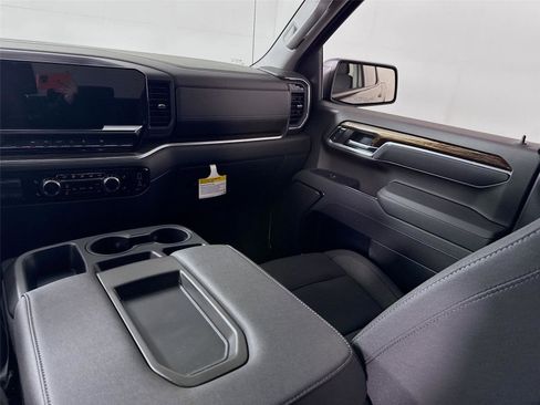 New 2026 GMC Sierra 1500 Elevation image 17