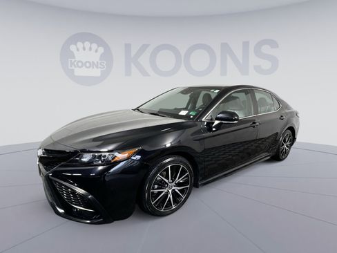 Used 2022 Toyota Camry SE FWD image 5