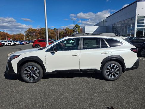 New 2025 Subaru Outback Limited image 9