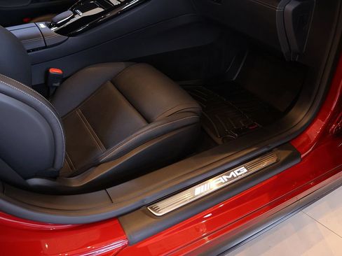 Used 2022 Mercedes-Benz SL 63 AMG 4MATIC image 29