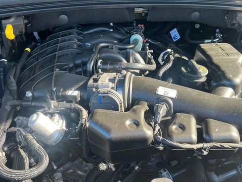 New 2025 Jeep Grand Cherokee Laredo image 11