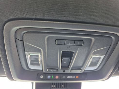 Used 2023 Chevrolet Silverado 1500 High Country w/ Technology Package AWD/4WD image 3